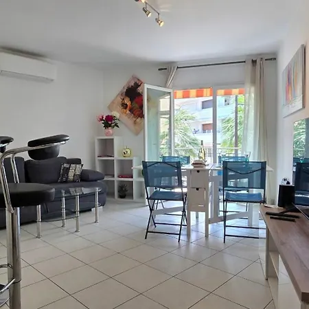 Comfortable Near The Sea Apartment